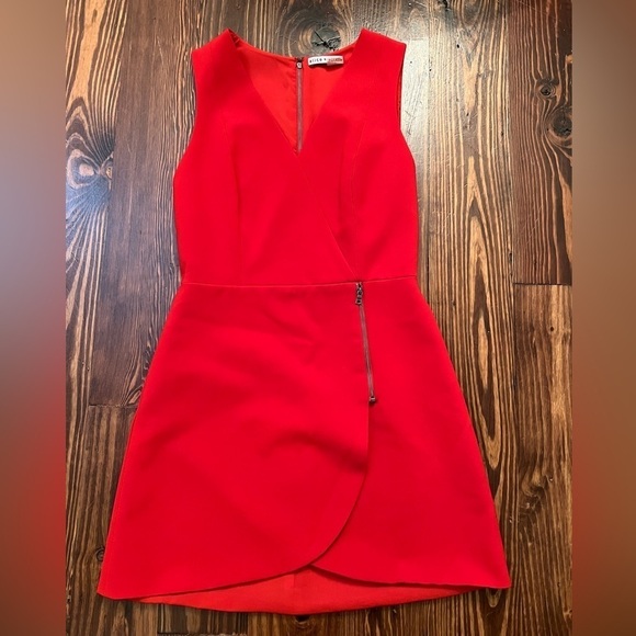 ALICE + OLIVIA Lennon Surplice Sleeveless Side Zip Mini Cocktail Dress - Picture 6 of 11